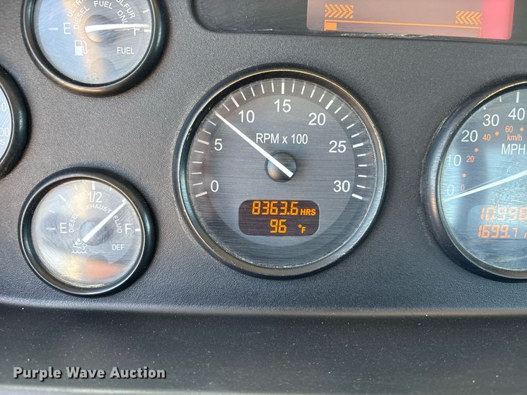 image for item EL2105 2017 Peterbilt 337 truck cab and chassis