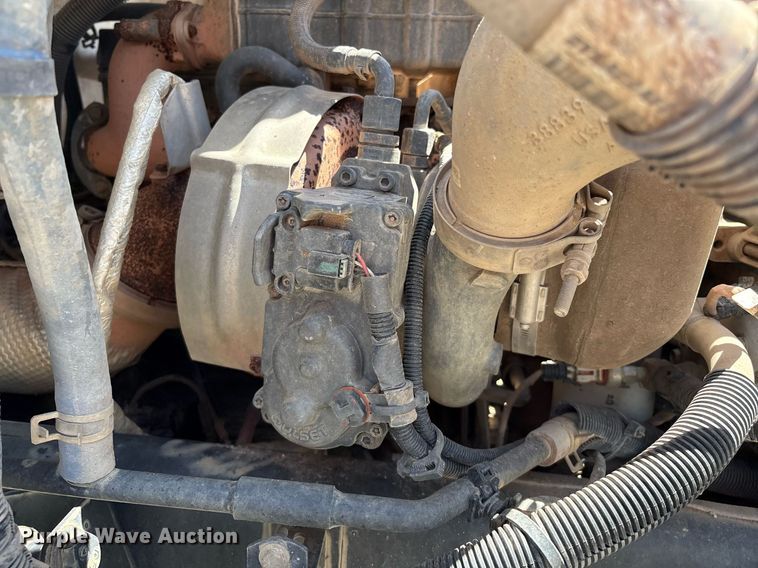 image for item EL2105 2017 Peterbilt 337 truck cab and chassis