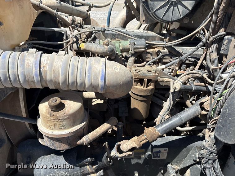 image for item EL2105 2017 Peterbilt 337 truck cab and chassis