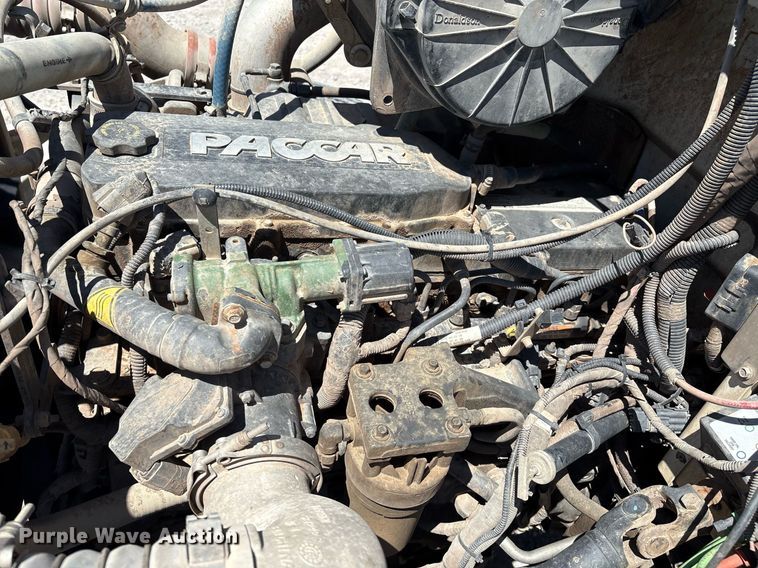 image for item EL2105 2017 Peterbilt 337 truck cab and chassis