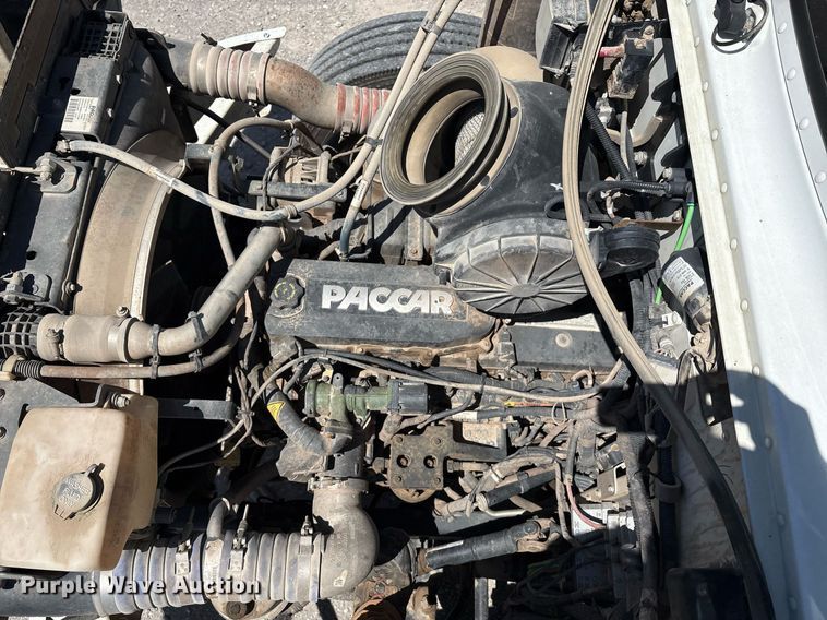 image for item EL2105 2017 Peterbilt 337 truck cab and chassis