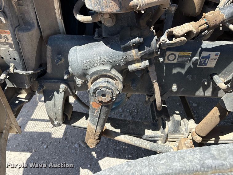 image for item EL2105 2017 Peterbilt 337 truck cab and chassis