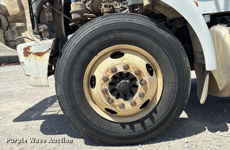 image for item EL2105 2017 Peterbilt 337 truck cab and chassis