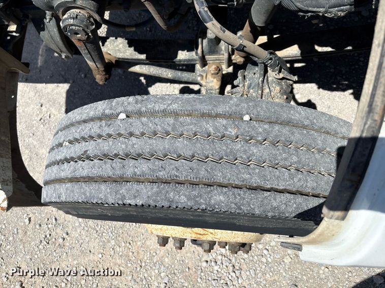 image for item EL2105 2017 Peterbilt 337 truck cab and chassis