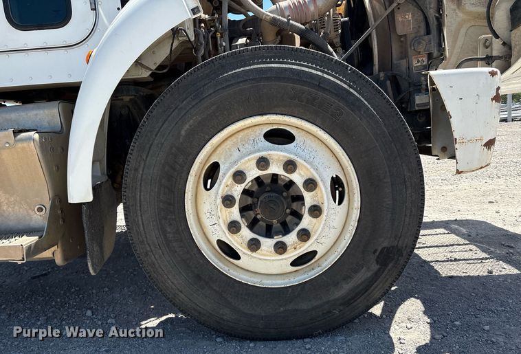 image for item EL2105 2017 Peterbilt 337 truck cab and chassis