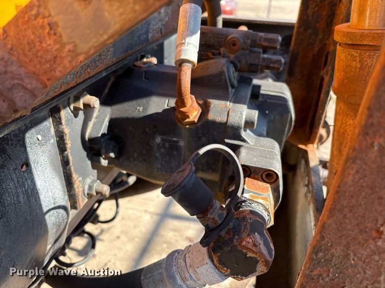 image for item EM2505 2001 International 4900 dump truck