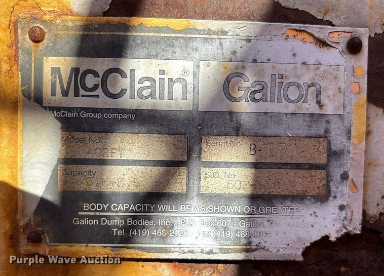 image for item EM2505 2001 International 4900 dump truck