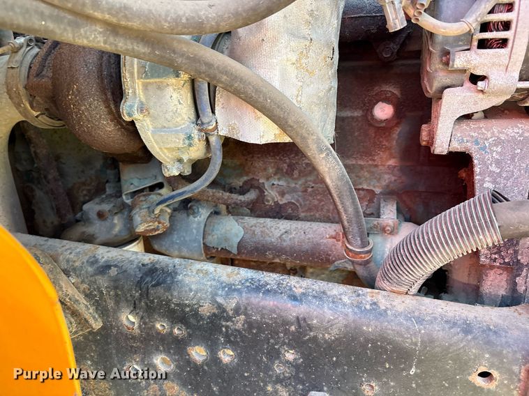 image for item EM2505 2001 International 4900 dump truck