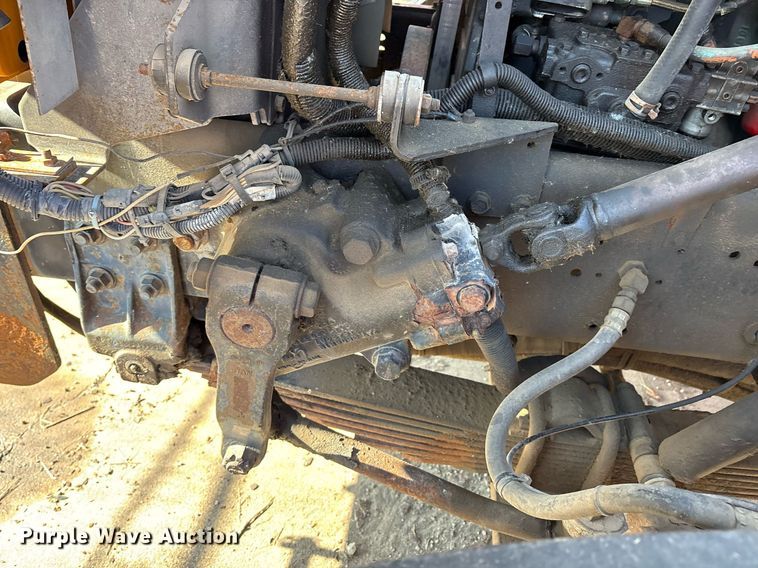 image for item EM2505 2001 International 4900 dump truck