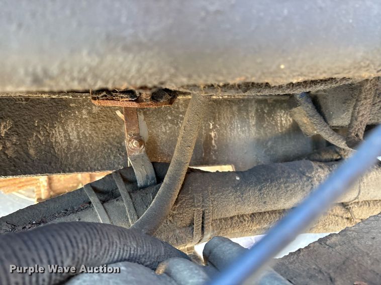 image for item EM2505 2001 International 4900 dump truck