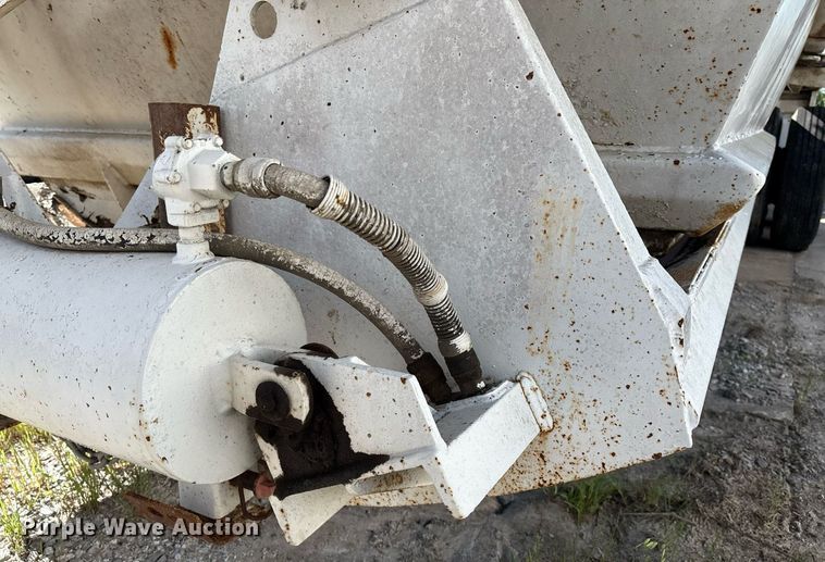 image for item EM2508 1999 Roadmaster G440 bottom dump trailer