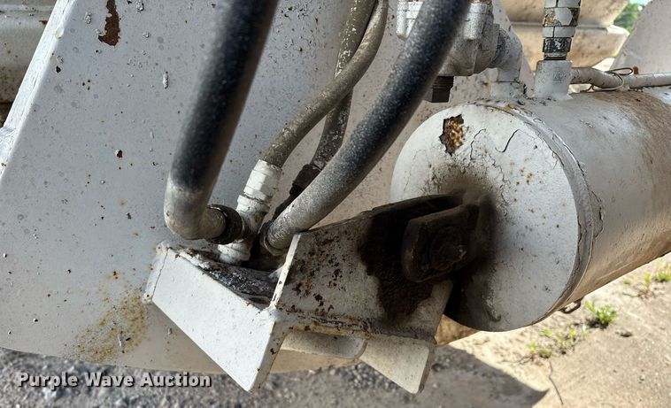 image for item EM2508 1999 Roadmaster G440 bottom dump trailer