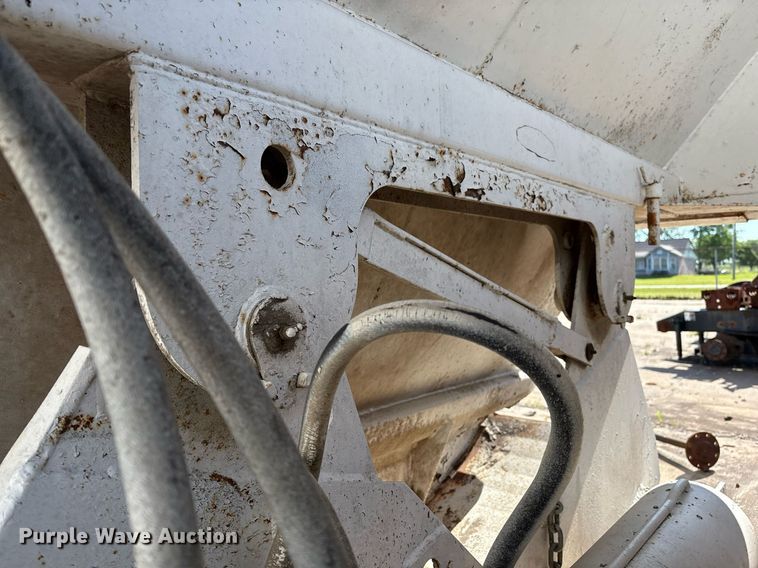 image for item EM2508 1999 Roadmaster G440 bottom dump trailer