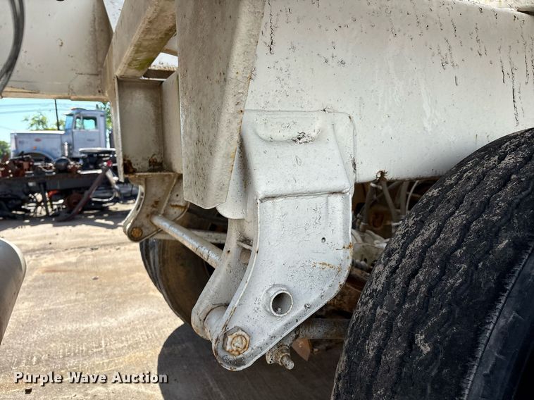 image for item EM2508 1999 Roadmaster G440 bottom dump trailer