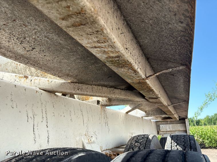 image for item EM2508 1999 Roadmaster G440 bottom dump trailer