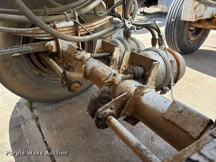 image for item EM2508 1999 Roadmaster G440 bottom dump trailer