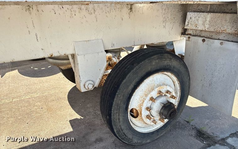 image for item EM2508 1999 Roadmaster G440 bottom dump trailer