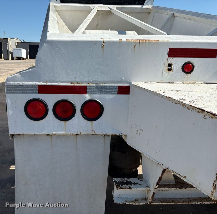 image for item EM2508 1999 Roadmaster G440 bottom dump trailer