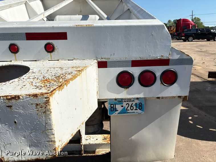 image for item EM2508 1999 Roadmaster G440 bottom dump trailer