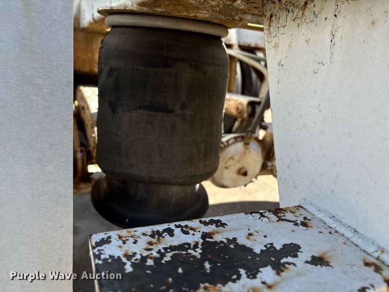 image for item EM2508 1999 Roadmaster G440 bottom dump trailer