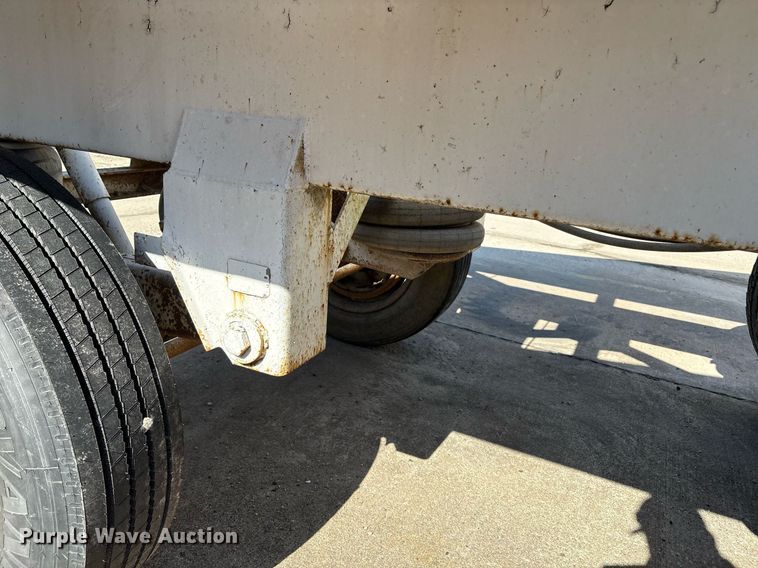 image for item EM2508 1999 Roadmaster G440 bottom dump trailer