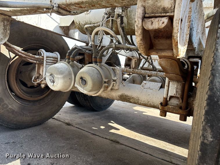 image for item EM2508 1999 Roadmaster G440 bottom dump trailer