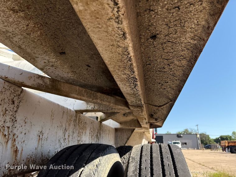 image for item EM2508 1999 Roadmaster G440 bottom dump trailer