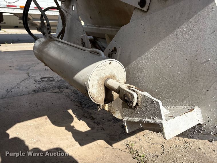 image for item EM2508 1999 Roadmaster G440 bottom dump trailer