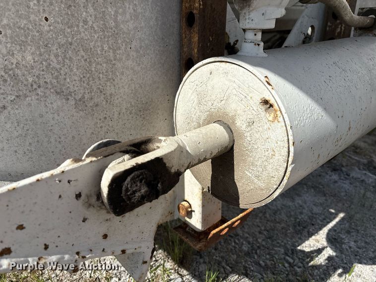 image for item EM2508 1999 Roadmaster G440 bottom dump trailer