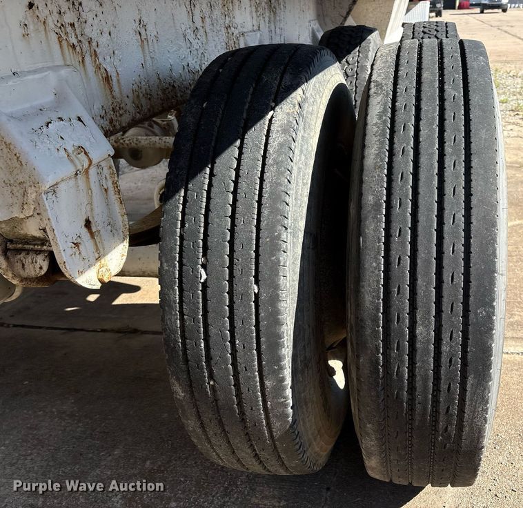 image for item EM2508 1999 Roadmaster G440 bottom dump trailer