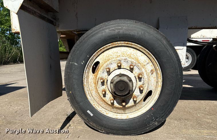 image for item EM2508 1999 Roadmaster G440 bottom dump trailer