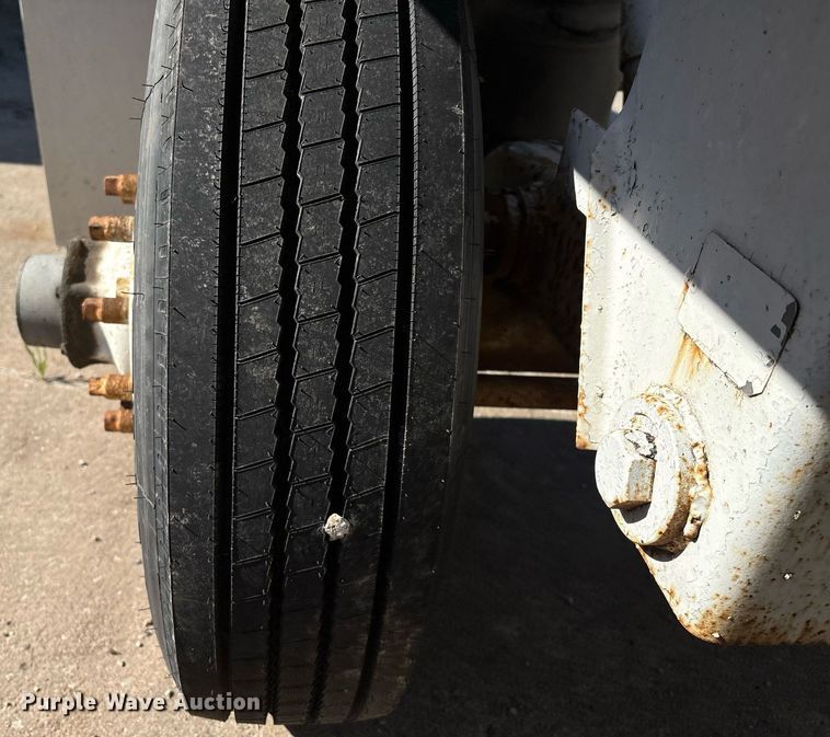 image for item EM2508 1999 Roadmaster G440 bottom dump trailer