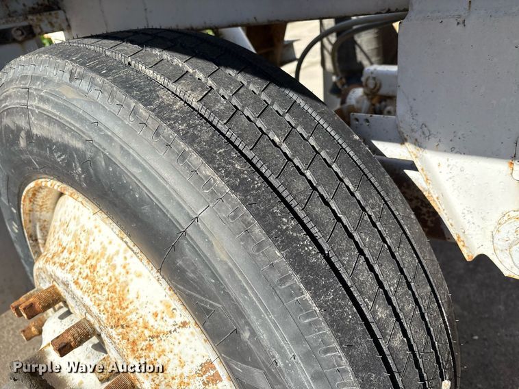 image for item EM2508 1999 Roadmaster G440 bottom dump trailer