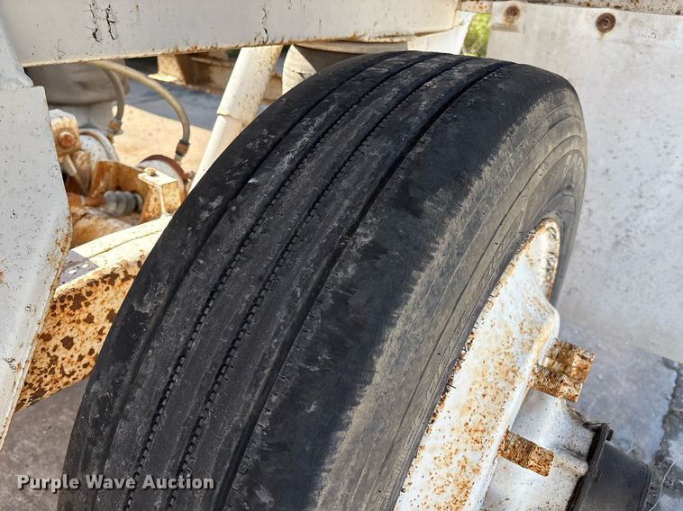 image for item EM2508 1999 Roadmaster G440 bottom dump trailer