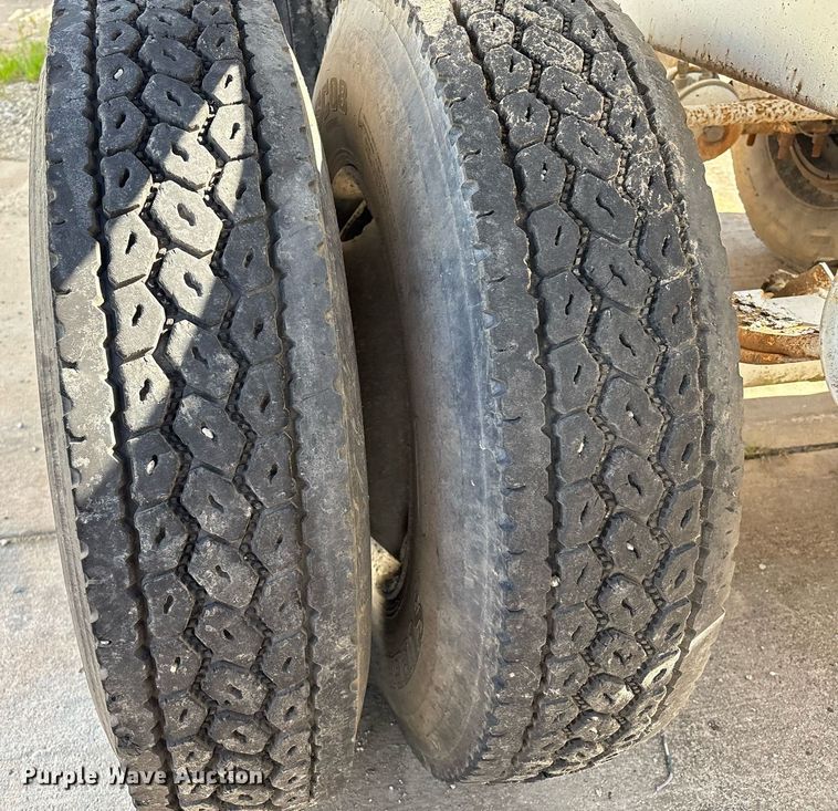 image for item EM2508 1999 Roadmaster G440 bottom dump trailer