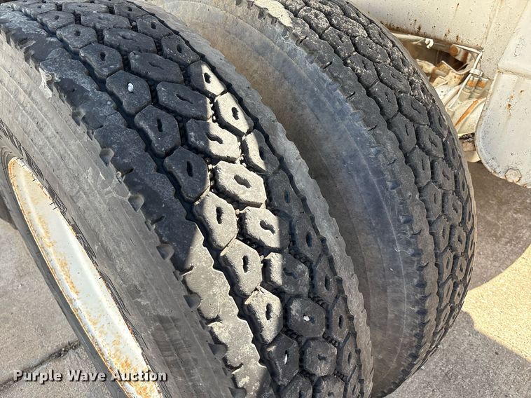 image for item EM2508 1999 Roadmaster G440 bottom dump trailer