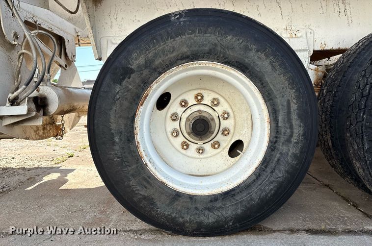 image for item EM2508 1999 Roadmaster G440 bottom dump trailer