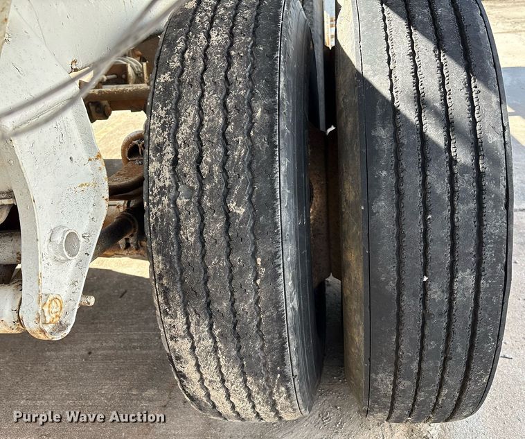 image for item EM2508 1999 Roadmaster G440 bottom dump trailer