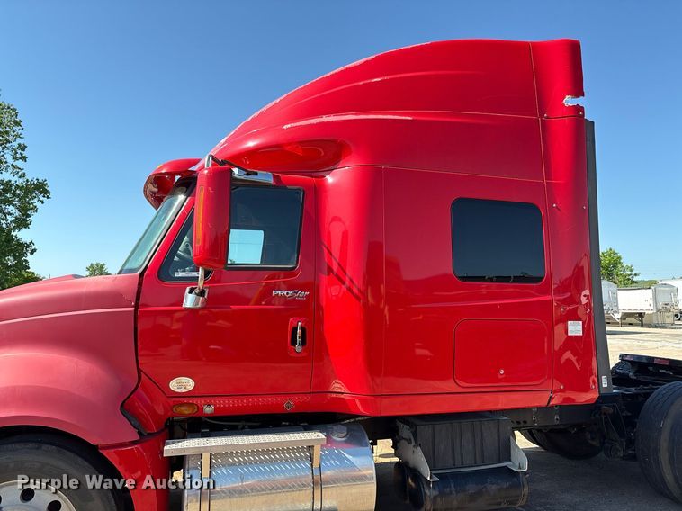 image for item EM2510 2010 International ProStar Premium semi truck