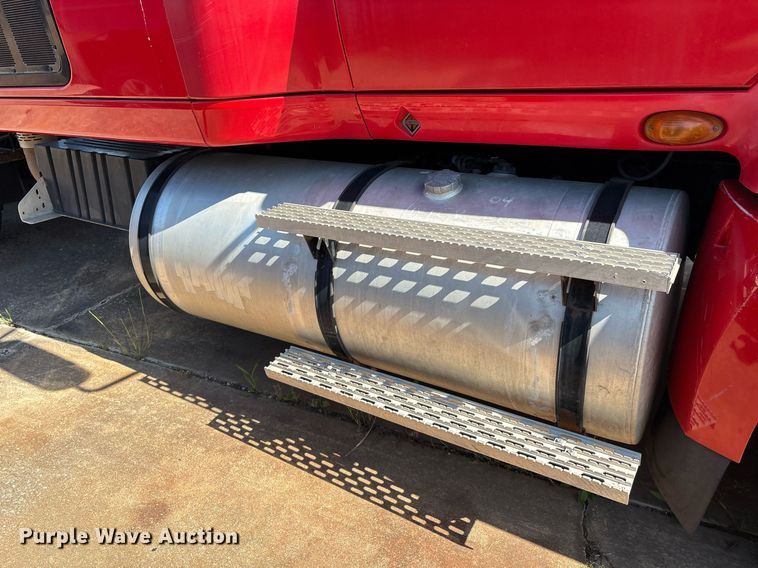 image for item EM2510 2010 International ProStar Premium semi truck