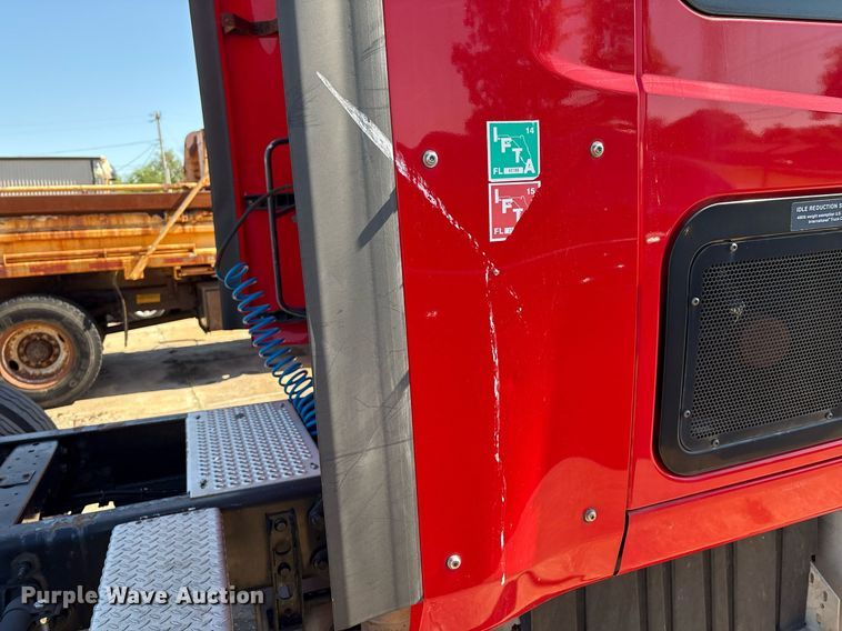 image for item EM2510 2010 International ProStar Premium semi truck