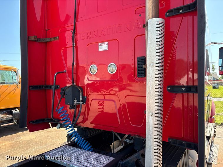 image for item EM2510 2010 International ProStar Premium semi truck