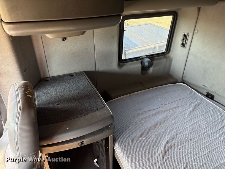 image for item EM2510 2010 International ProStar Premium semi truck