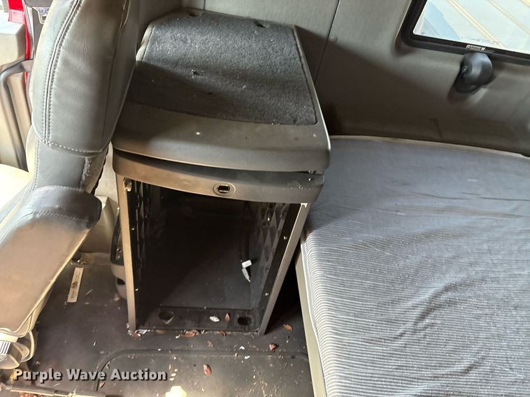 image for item EM2510 2010 International ProStar Premium semi truck