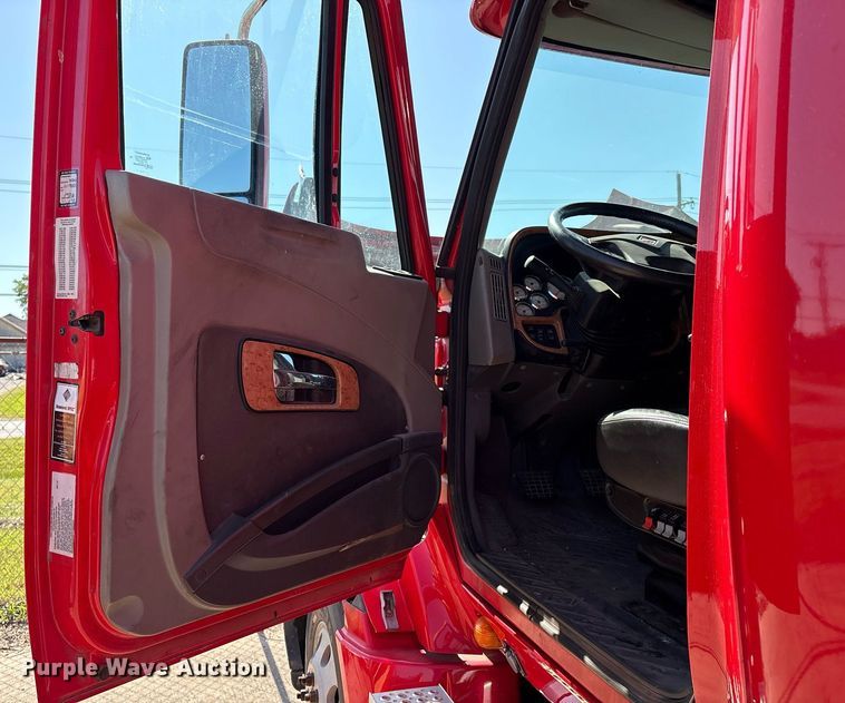 image for item EM2510 2010 International ProStar Premium semi truck