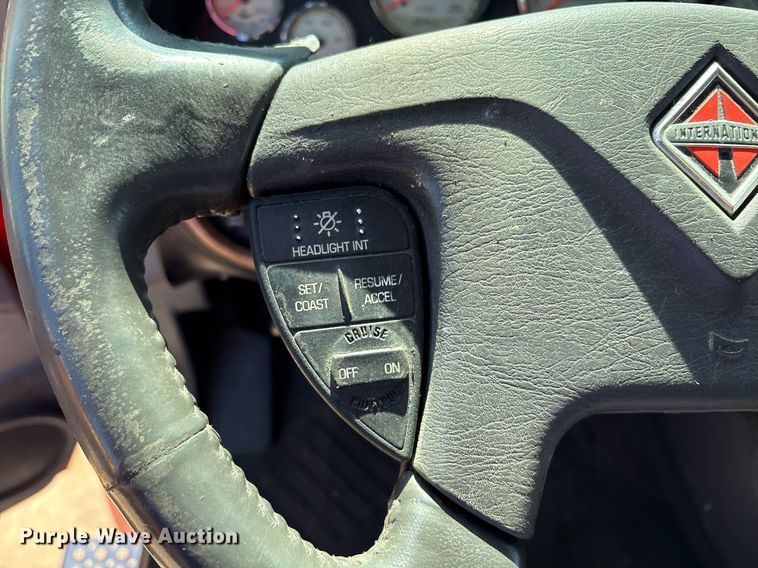 image for item EM2510 2010 International ProStar Premium semi truck