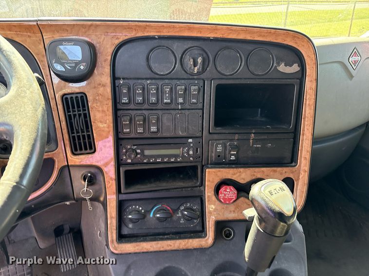 image for item EM2510 2010 International ProStar Premium semi truck