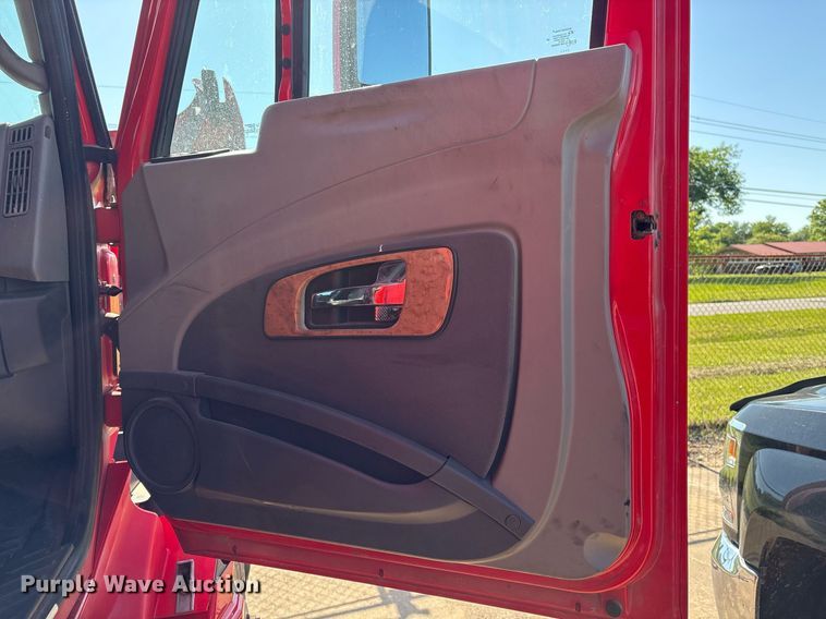 image for item EM2510 2010 International ProStar Premium semi truck