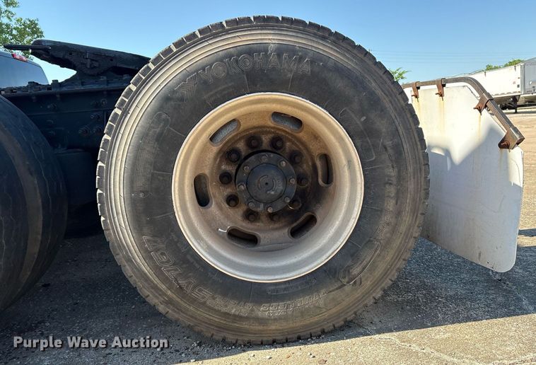 image for item EM2510 2010 International ProStar Premium semi truck