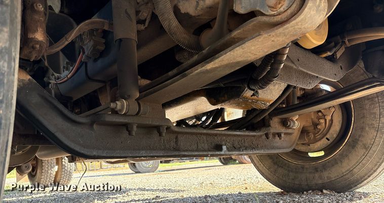 image for item EM2588 2004 Ford F750 Super Duty bucket truck